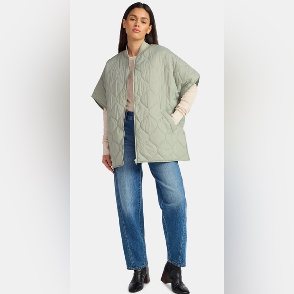 NWT Women's Quilted Green Puffer Jacket - Free matching hat with purchase 🧢 - Picture 3 of 9